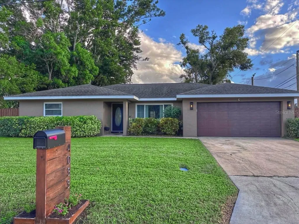 4033 13th Avenue W Bradenton FL 34205