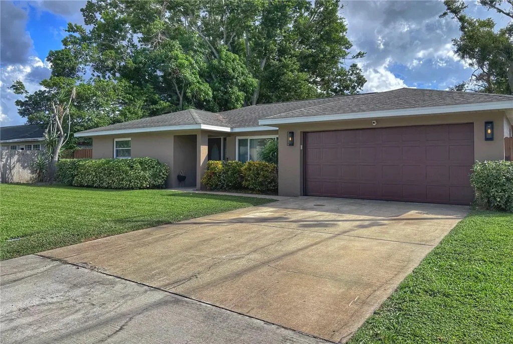 4033 13th Avenue W Bradenton FL 34205