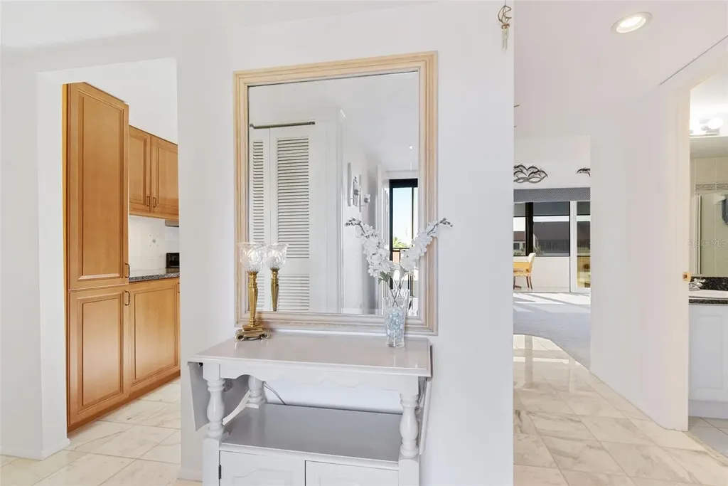 6285 Midnight Pass Road Sarasota FL 34242