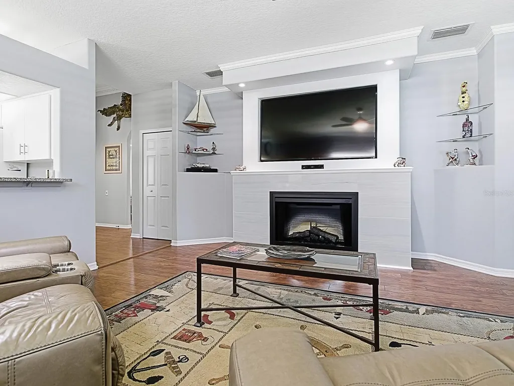 3592 Tropical Seas Loop Tavares FL 32778