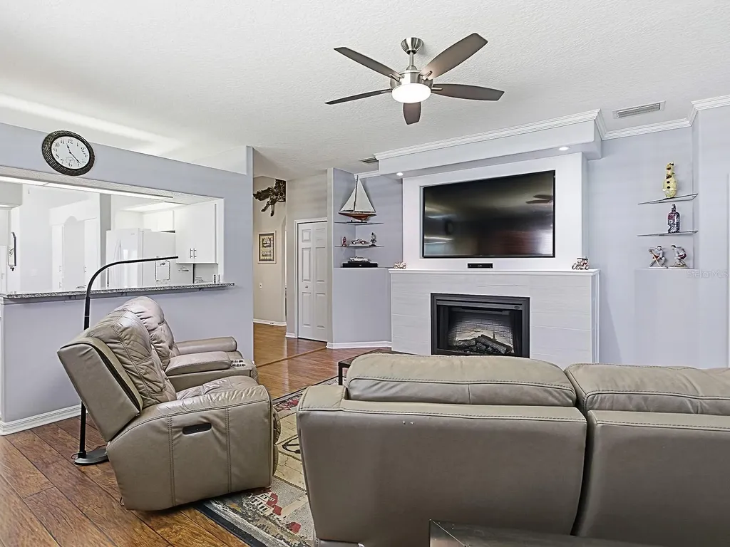 3592 Tropical Seas Loop Tavares FL 32778