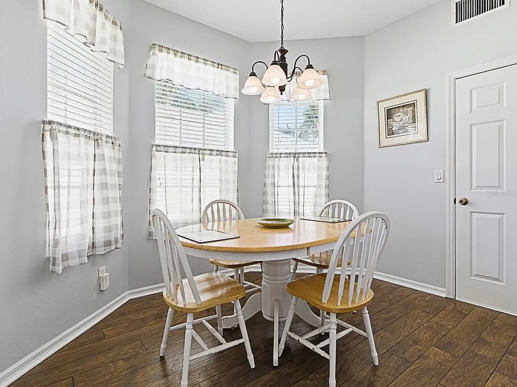 3592 Tropical Seas Loop Tavares FL 32778