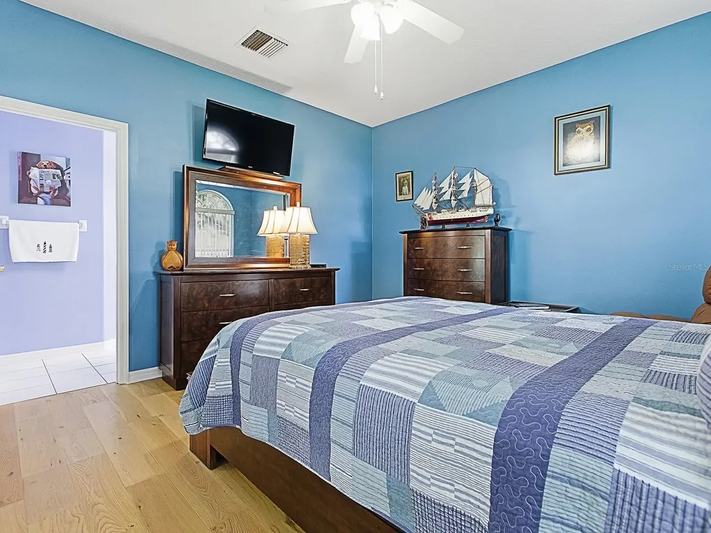 3592 Tropical Seas Loop Tavares FL 32778