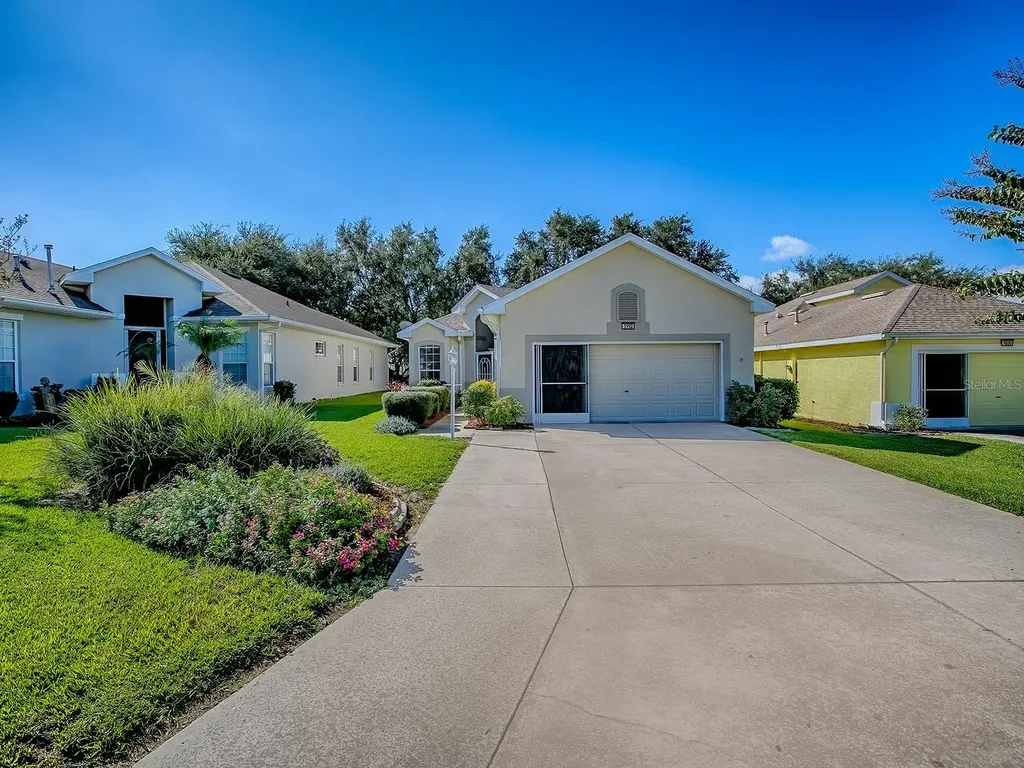 3592 Tropical Seas Loop Tavares FL 32778