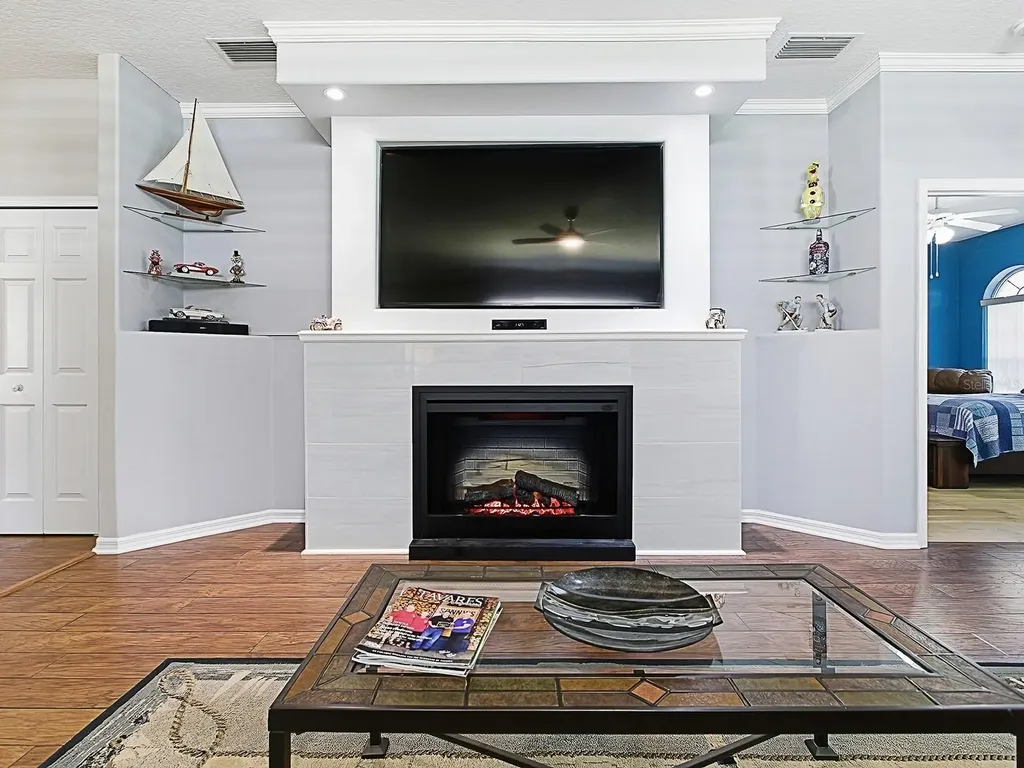 3592 Tropical Seas Loop Tavares FL 32778