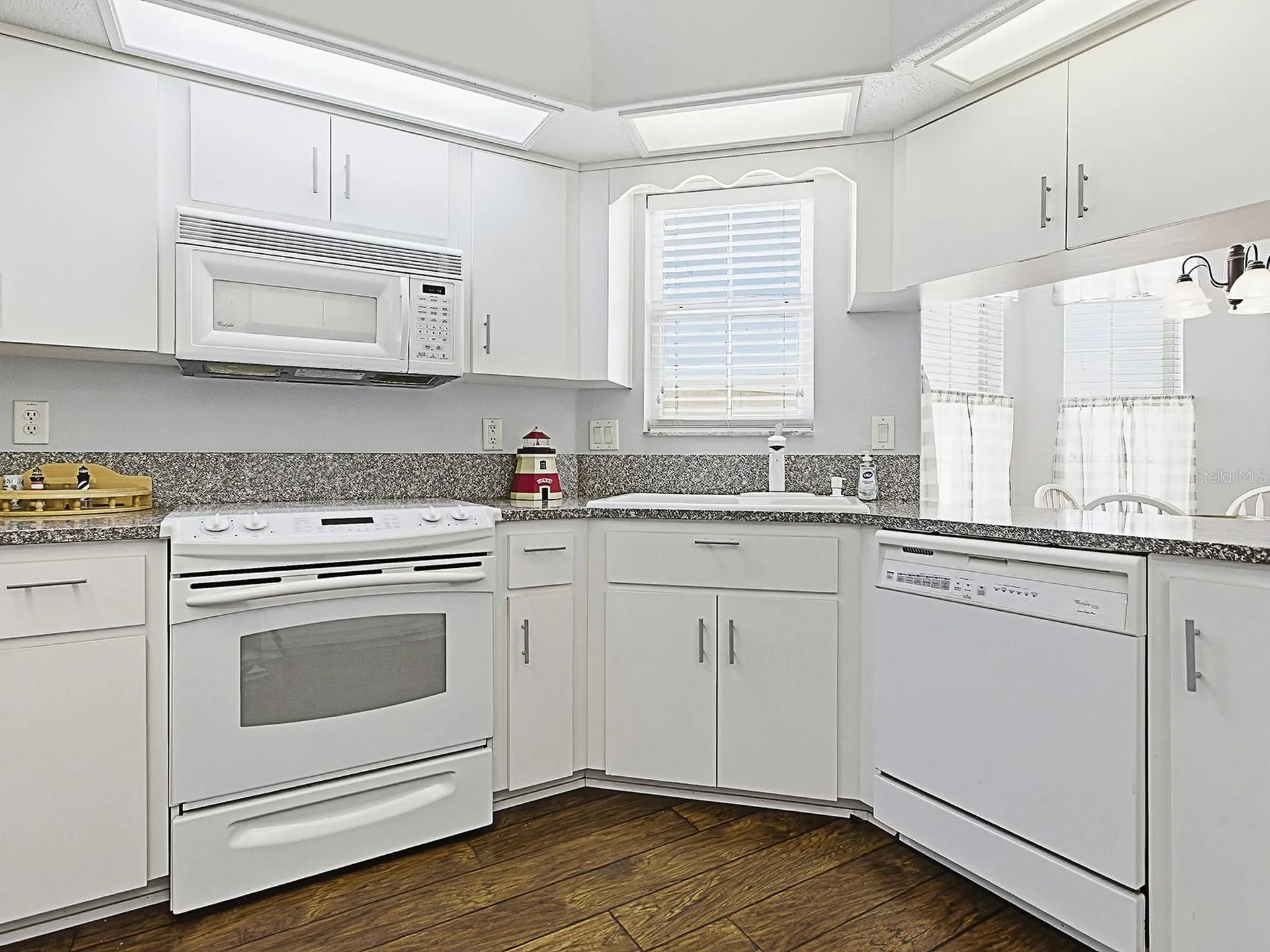 3592 Tropical Seas Loop Tavares FL 32778