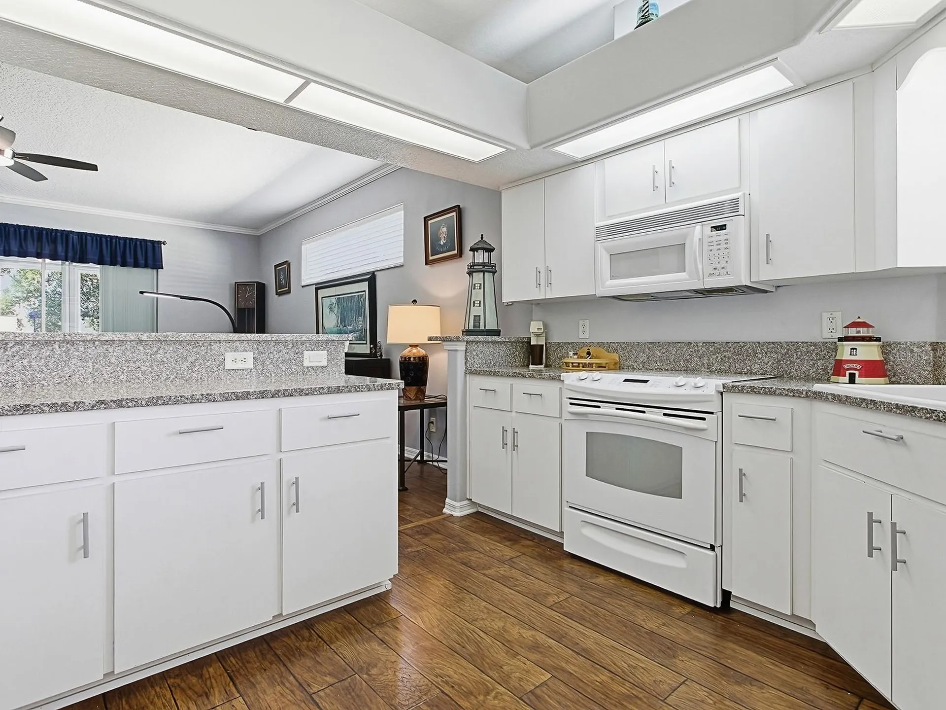 3592 Tropical Seas Loop Tavares FL 32778