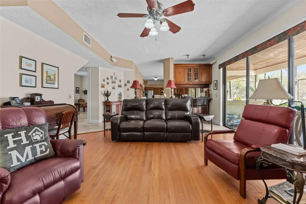 11429 Zenith Circle Tampa FL 33635