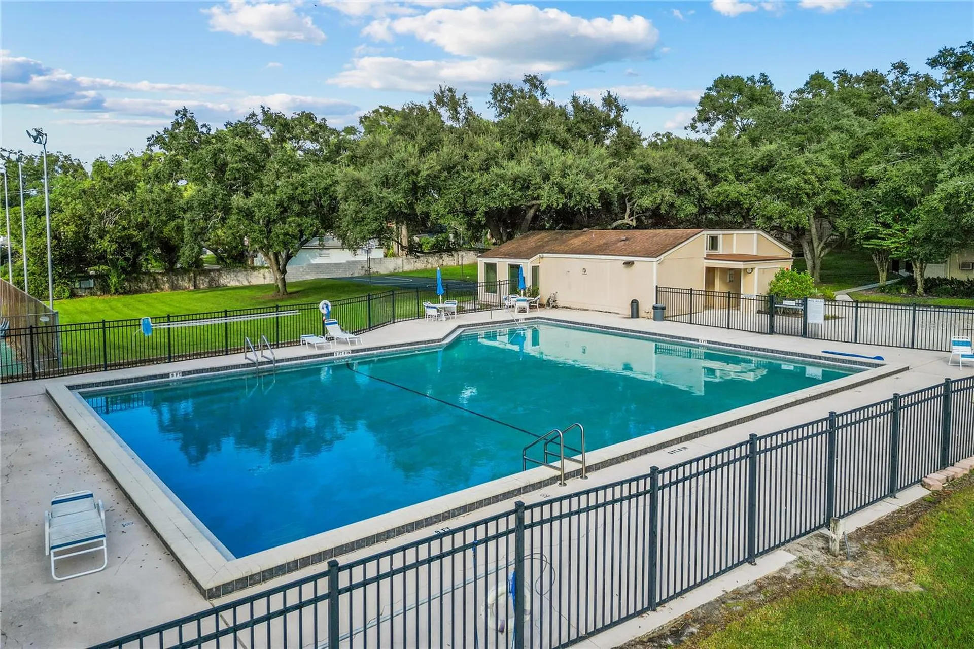 623 Red Oak Circle Altamonte Springs FL 32701