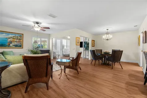623 Red Oak Circle Altamonte Springs FL 32701