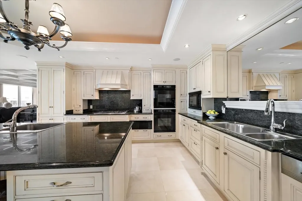 3 Seaside Lane Belleair FL 33756