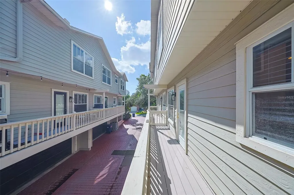 2403 W Palm Drive Tampa FL 33629