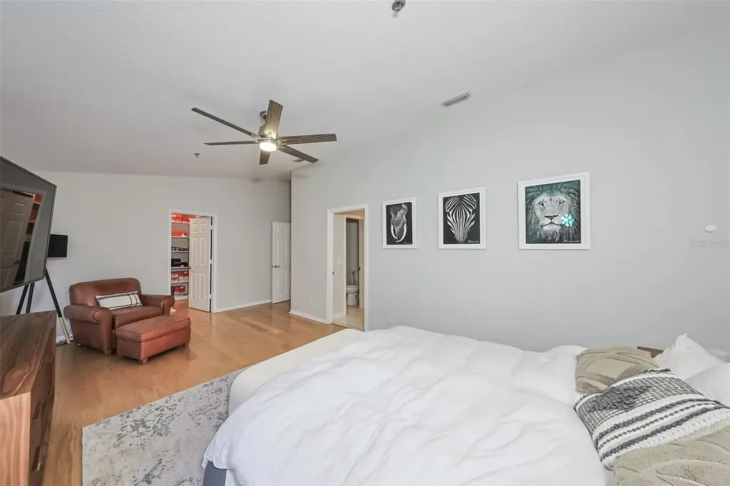 2403 W Palm Drive Tampa FL 33629