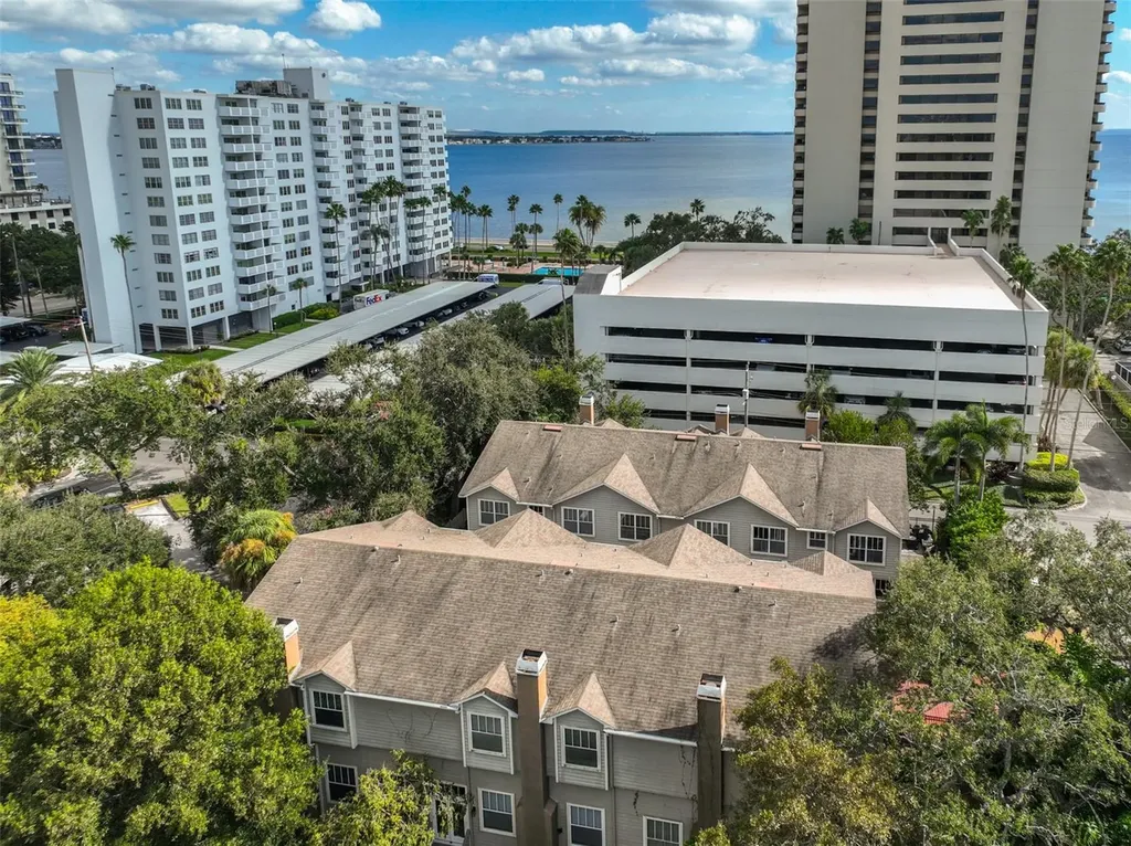 2403 W Palm Drive Tampa FL 33629