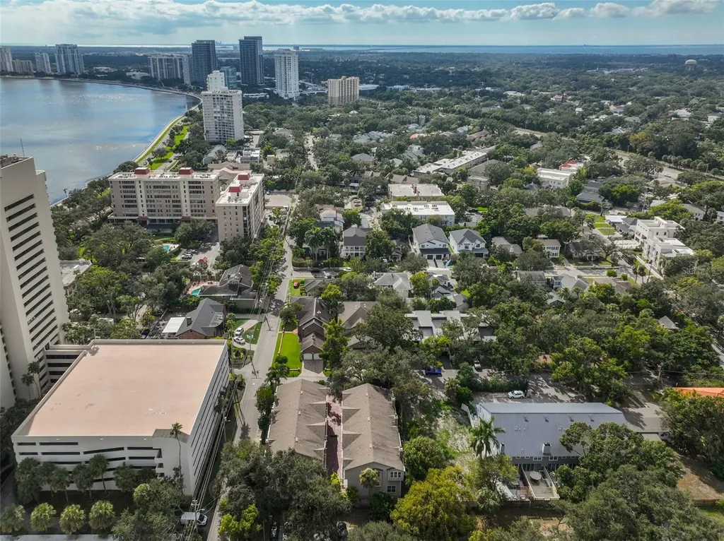 2403 W Palm Drive Tampa FL 33629