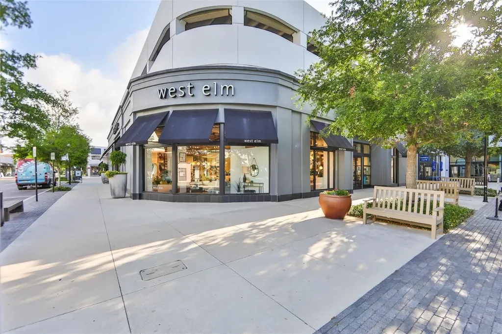 2403 W Palm Drive Tampa FL 33629