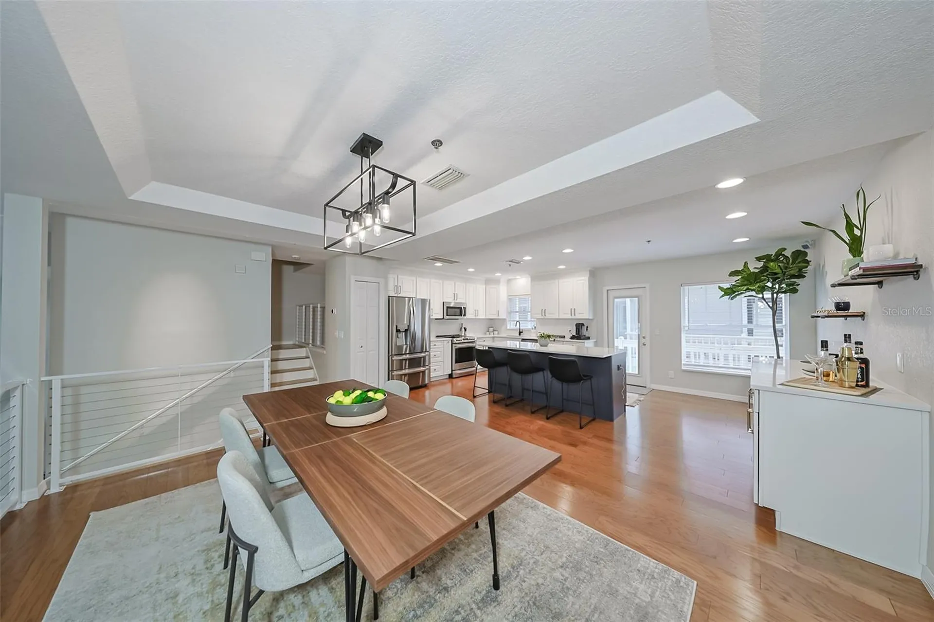 2403 W Palm Drive Tampa FL 33629