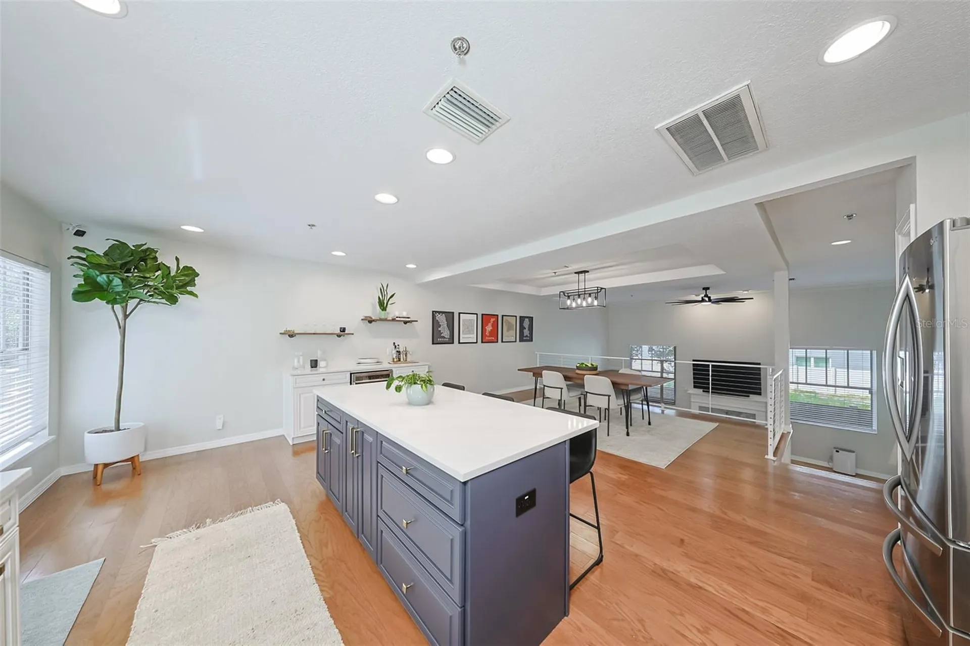 2403 W Palm Drive Tampa FL 33629