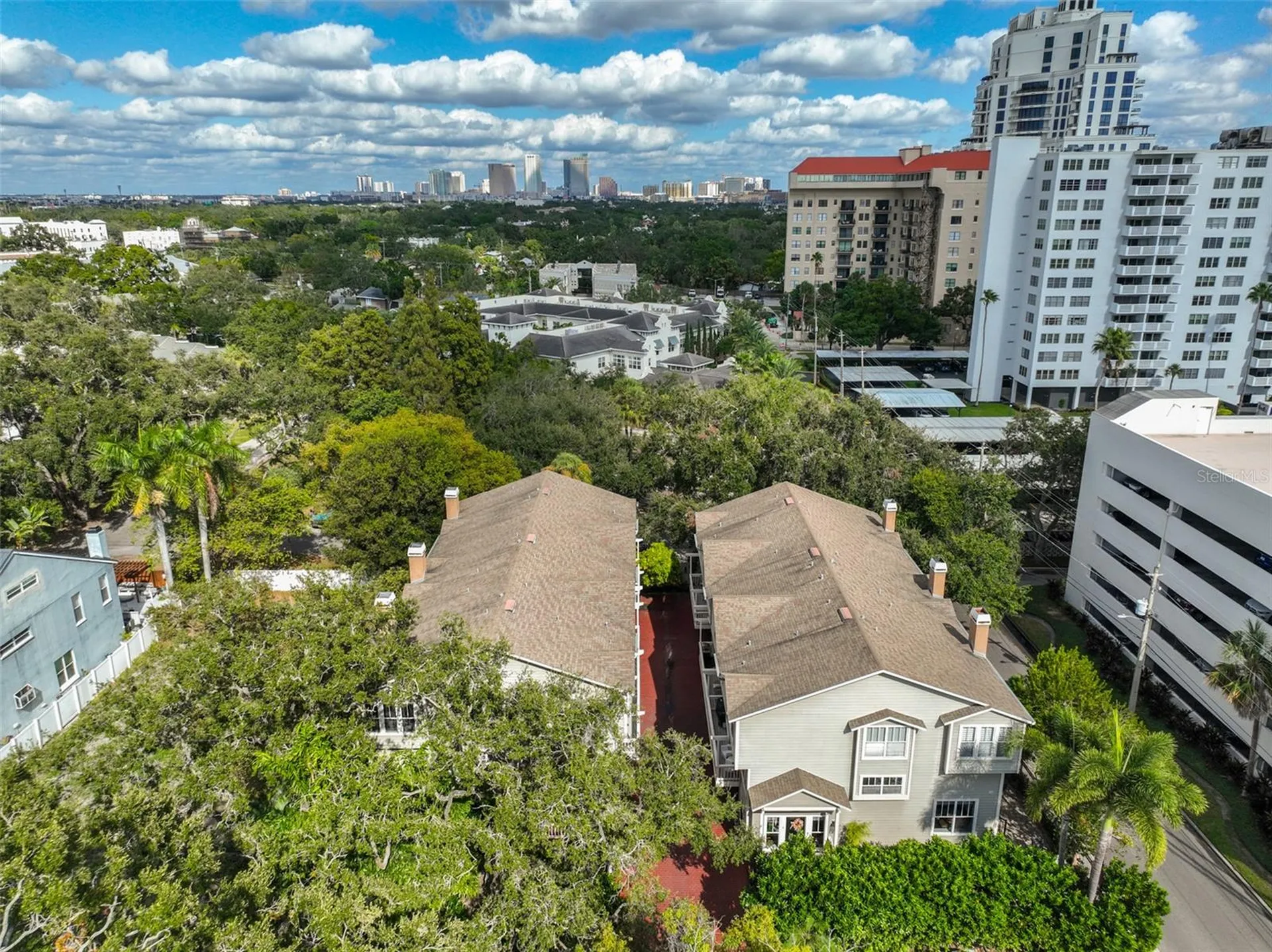 2403 W Palm Drive Tampa FL 33629