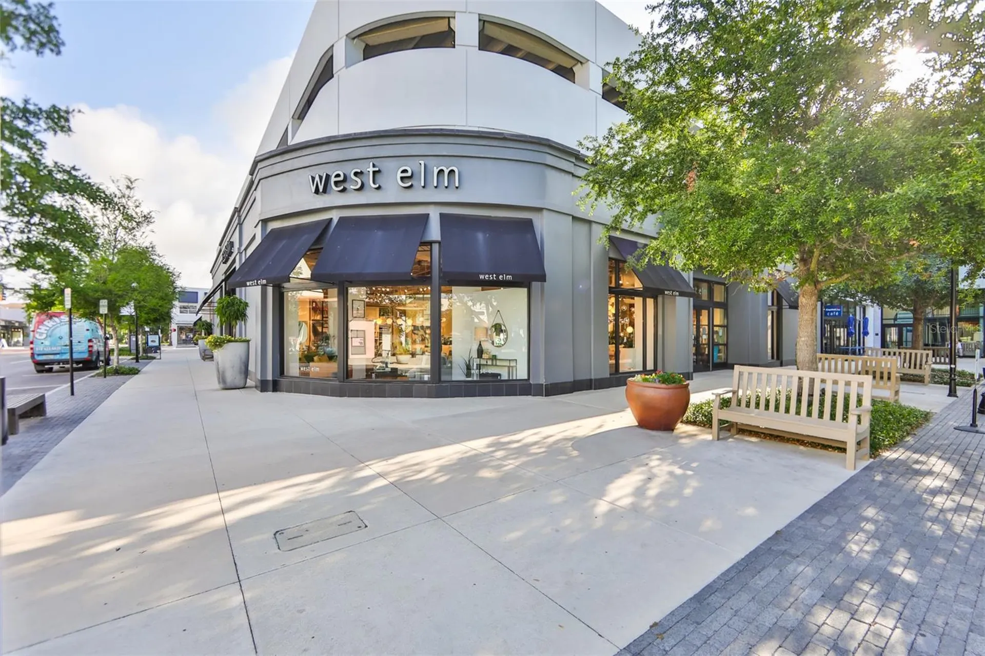 2403 W Palm Drive Tampa FL 33629
