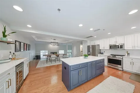 2403 W Palm Drive Tampa FL 33629