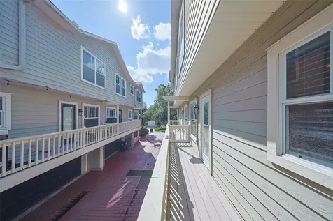 2403 W Palm Drive Tampa FL 33629