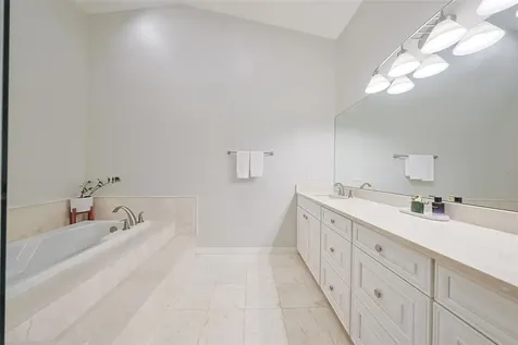 2403 W Palm Drive Tampa FL 33629