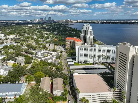 2403 W Palm Drive Tampa FL 33629