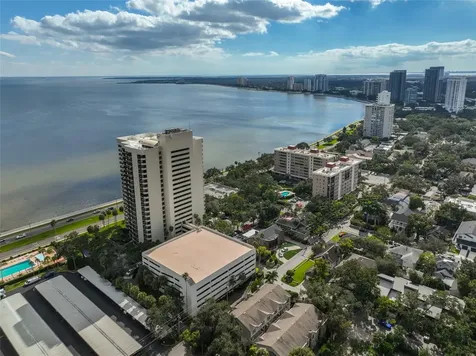 2403 W Palm Drive Tampa FL 33629