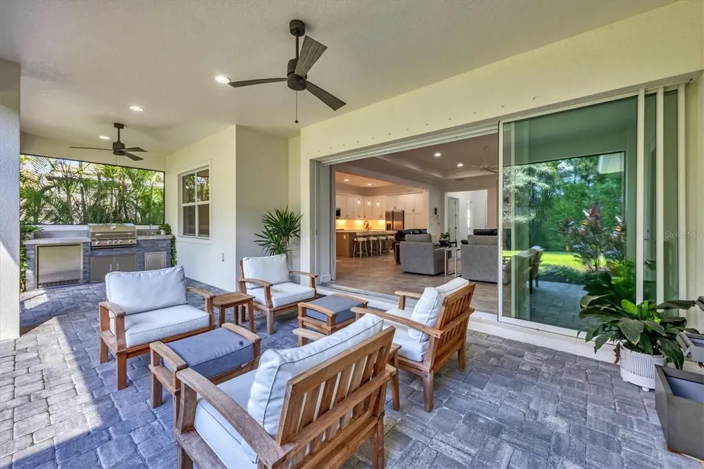7761 Sandhill Lake Drive Sarasota FL 34241
