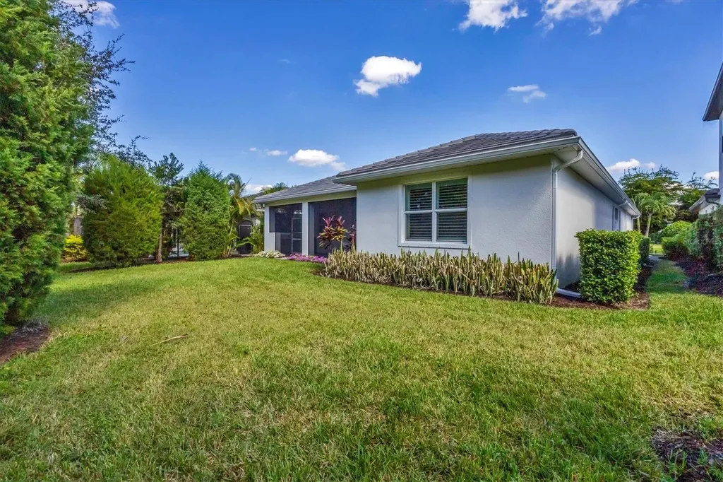 7761 Sandhill Lake Drive Sarasota FL 34241