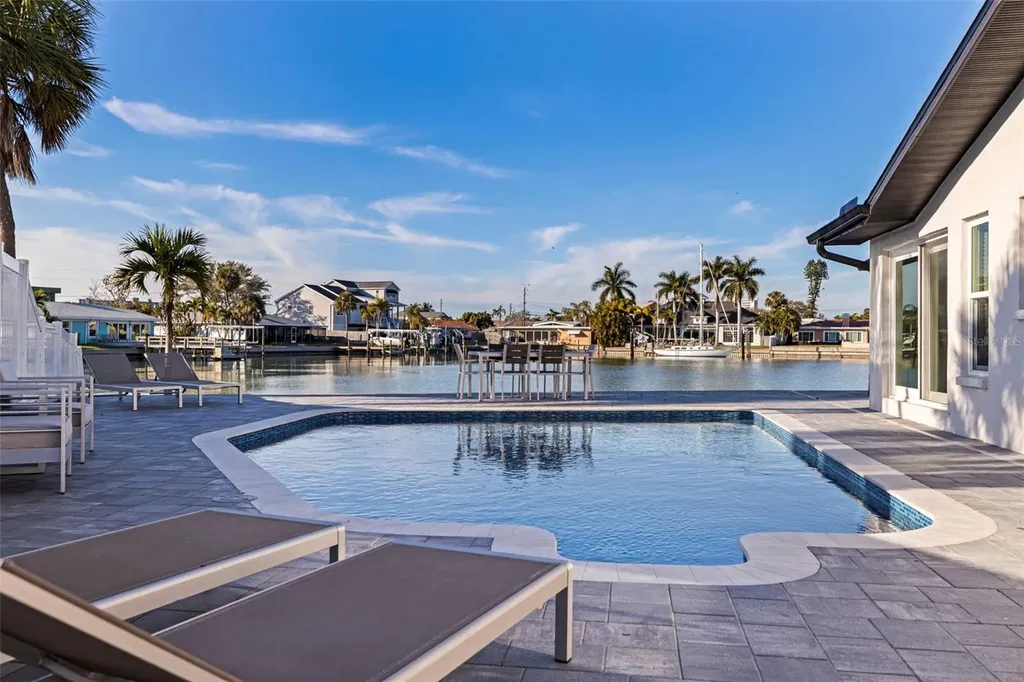 1514 Sea Gull Drive S St Petersburg FL 33707