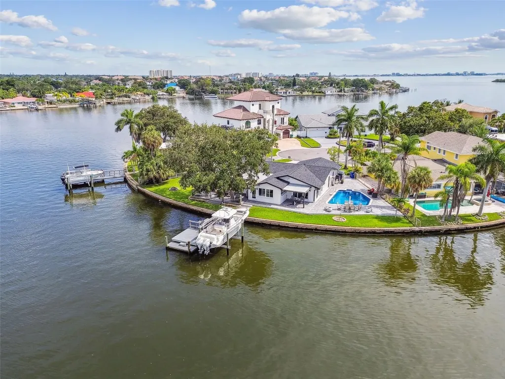 1514 Sea Gull Drive S St Petersburg FL 33707
