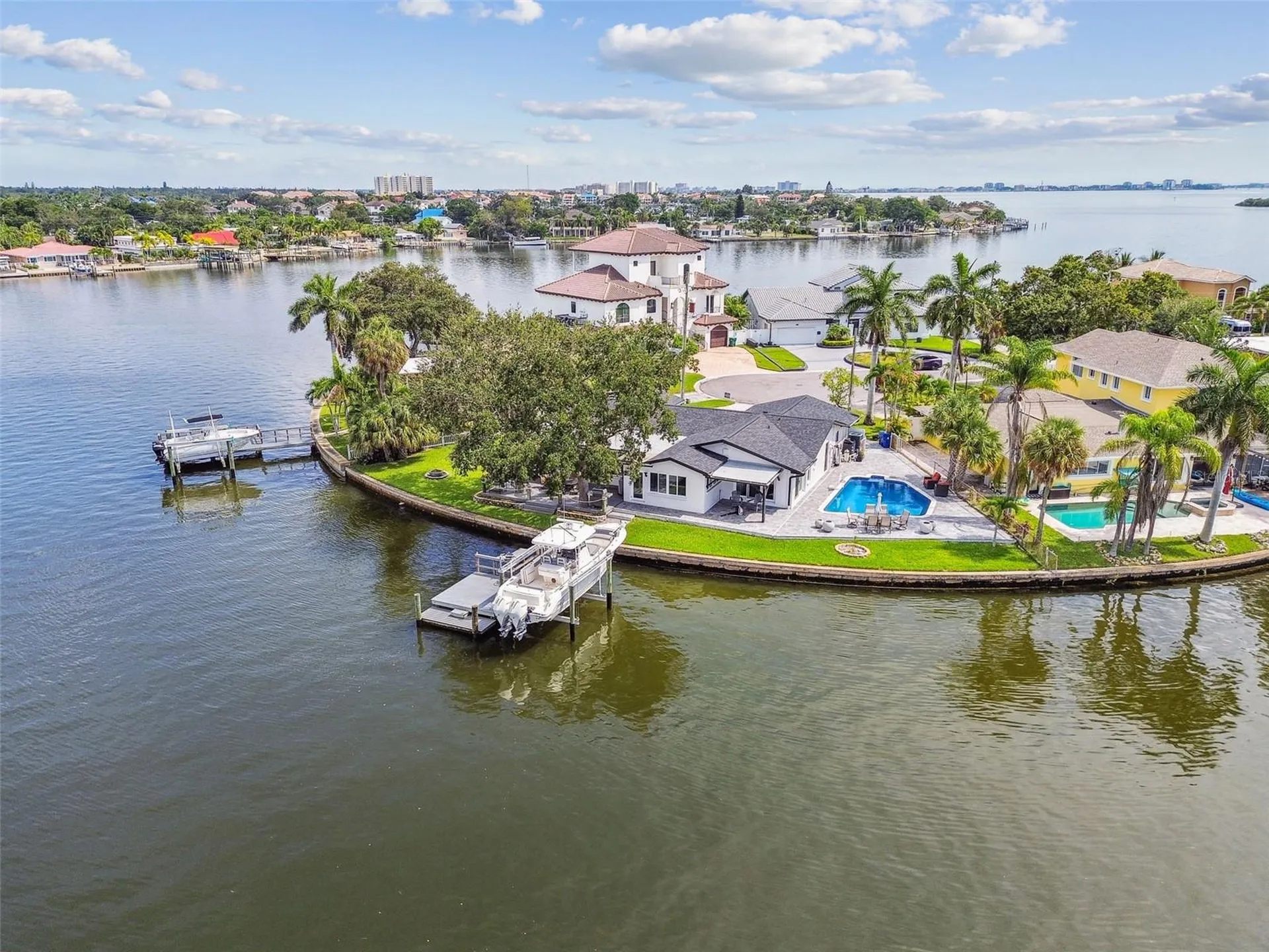 1514 Sea Gull Drive S St Petersburg FL 33707