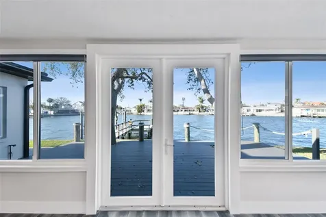 1514 Sea Gull Drive S St Petersburg FL 33707