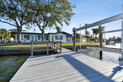 1514 Sea Gull Drive S St Petersburg FL 33707