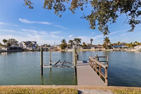 1514 Sea Gull Drive S St Petersburg FL 33707