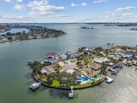 1514 Sea Gull Drive S St Petersburg FL 33707