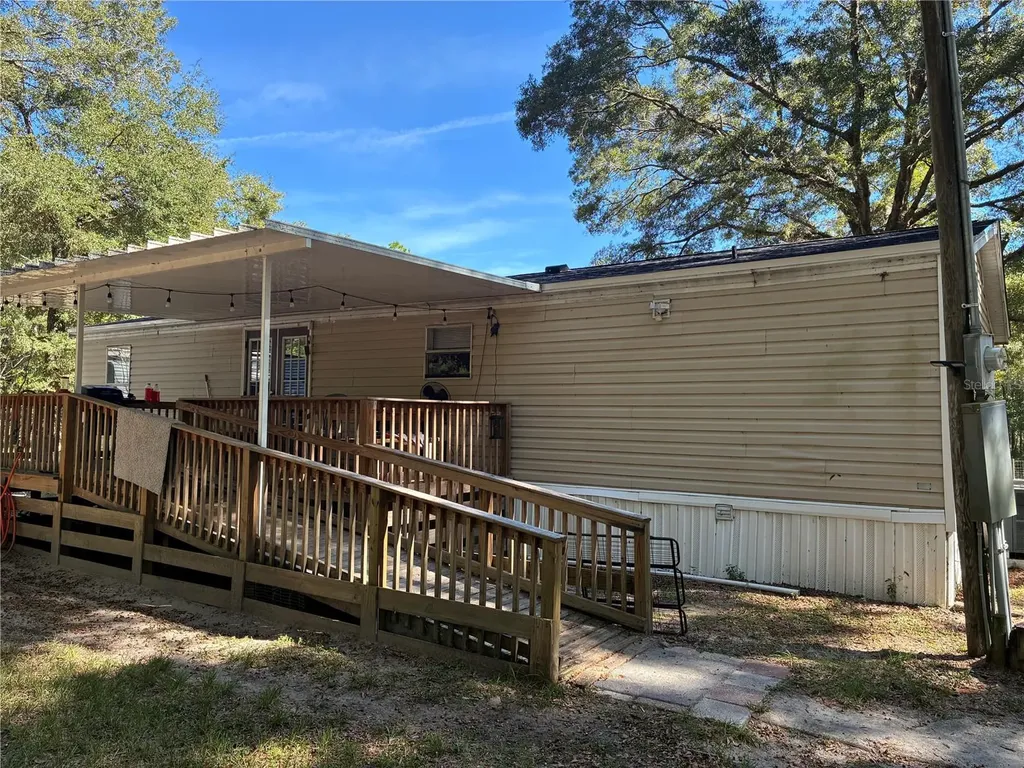 19582 NW 212th Street High Springs FL 32643
