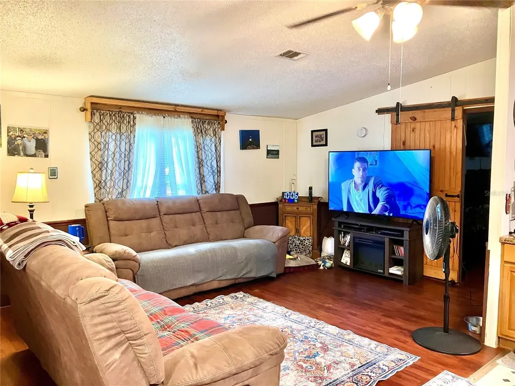 19582 NW 212th Street High Springs FL 32643