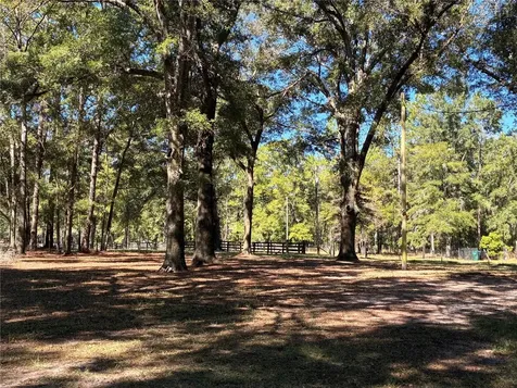 19582 NW 212th Street High Springs FL 32643