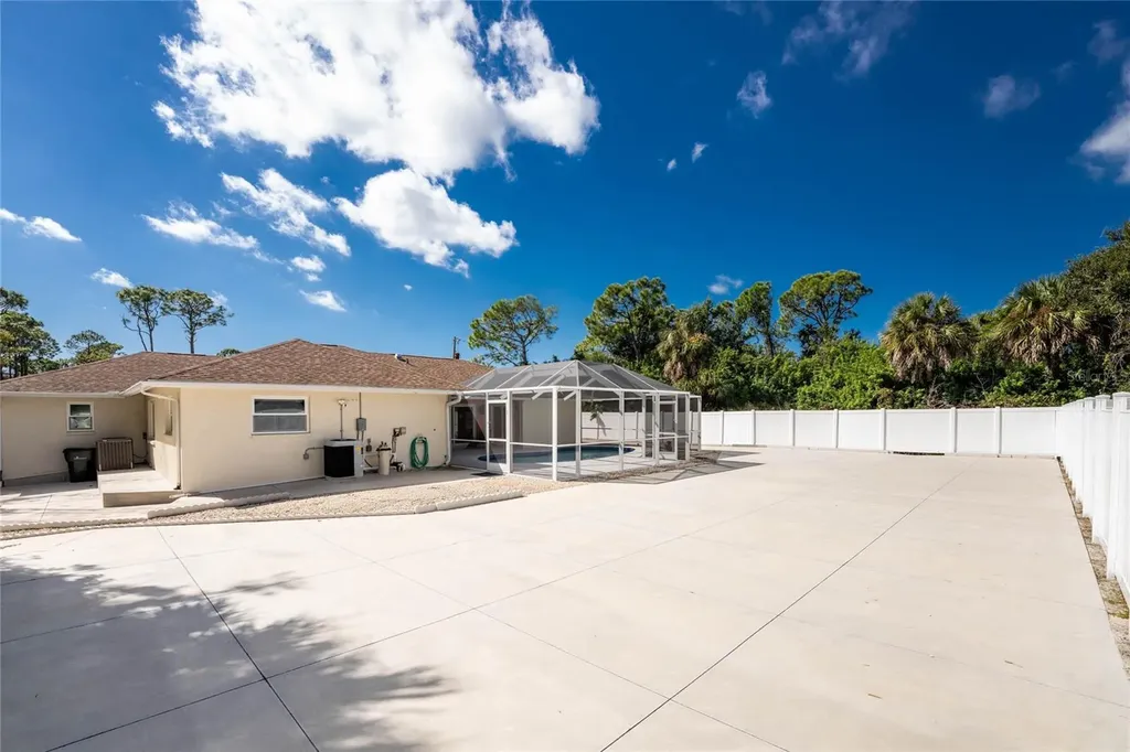 1600 Thomas Street Englewood FL 34223