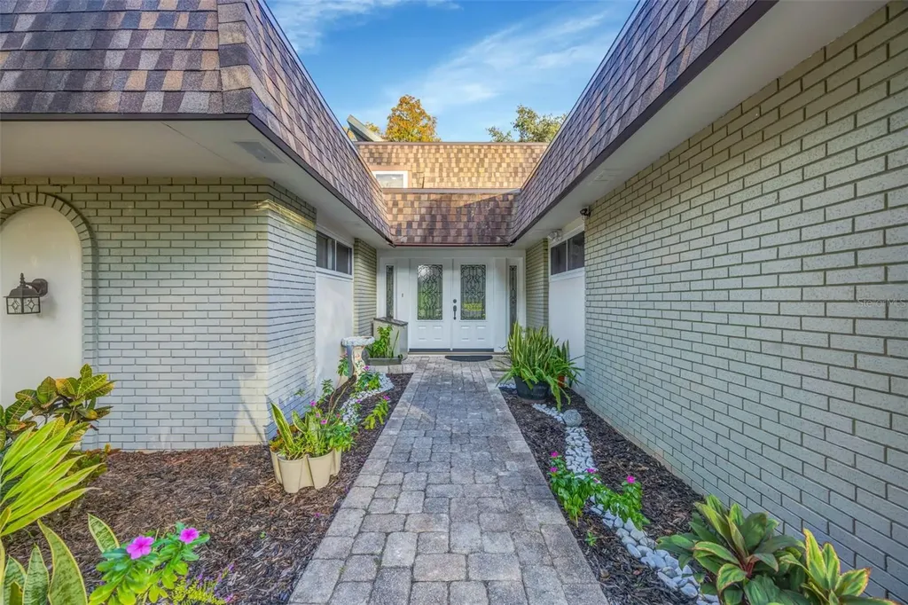 18405 Tomlinson Drive Lutz FL 33549