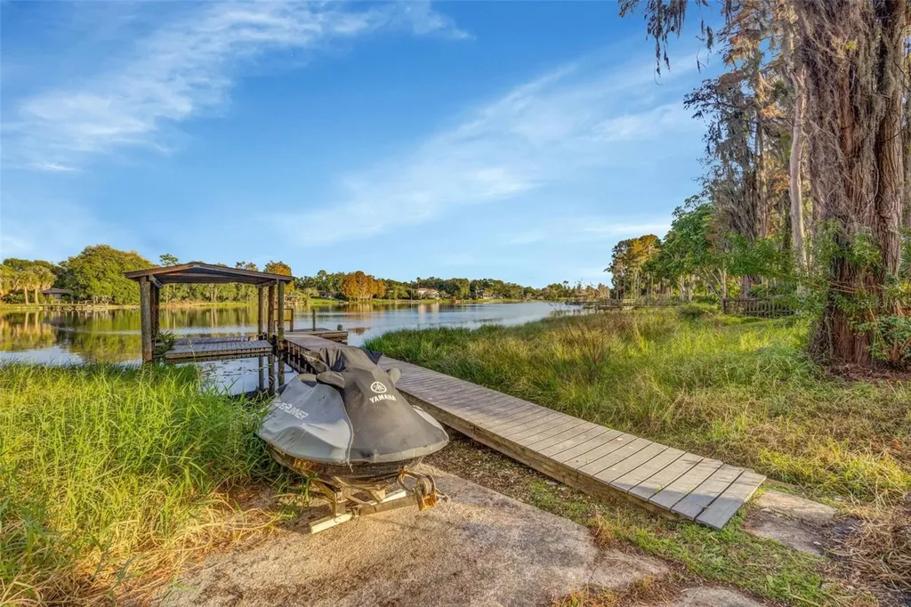 18405 Tomlinson Drive Lutz FL 33549