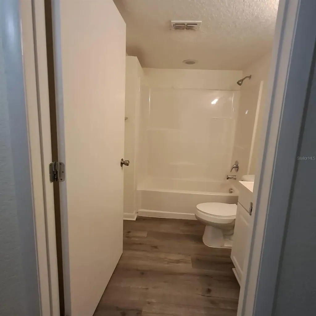 2323 Mccoy Road Orlando FL 32809