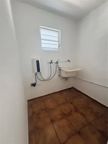 34 Clemente Colon Juncos PR 00777