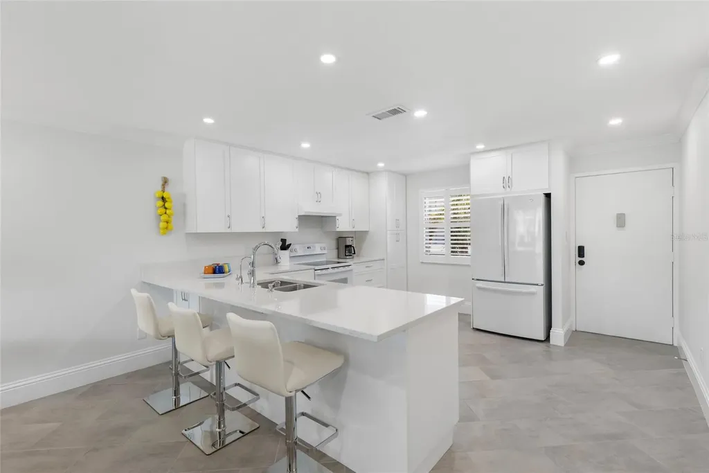 4390 Exeter Drive Longboat Key FL 34228