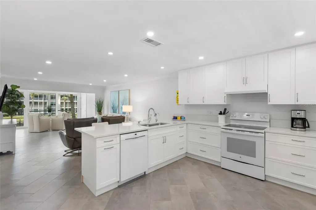 4390 Exeter Drive Longboat Key FL 34228