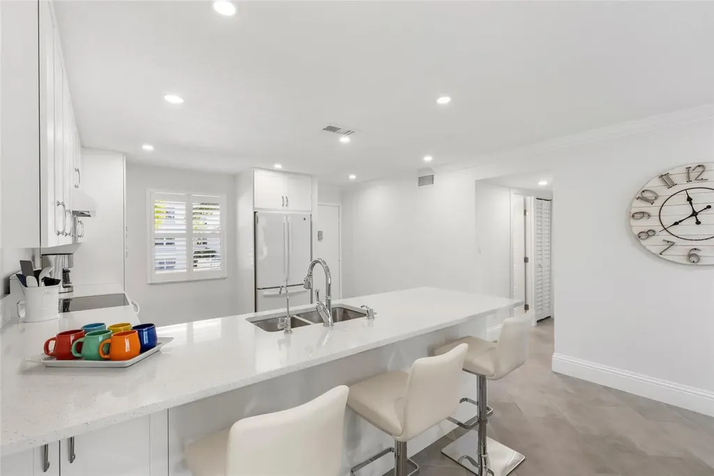 4390 Exeter Drive Longboat Key FL 34228