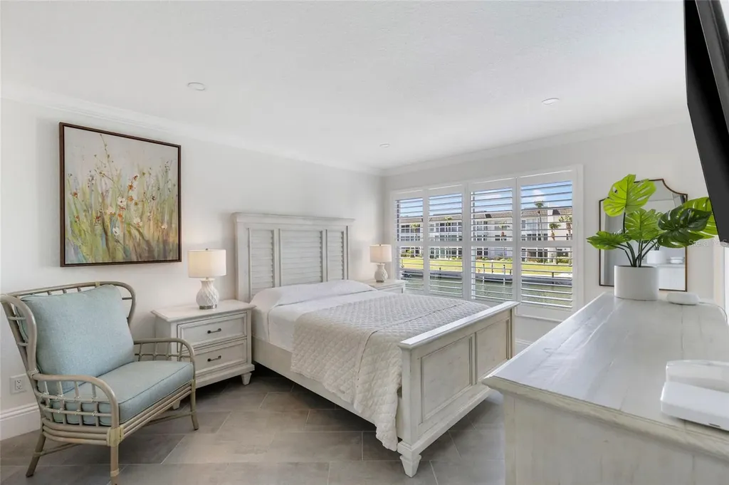 4390 Exeter Drive Longboat Key FL 34228